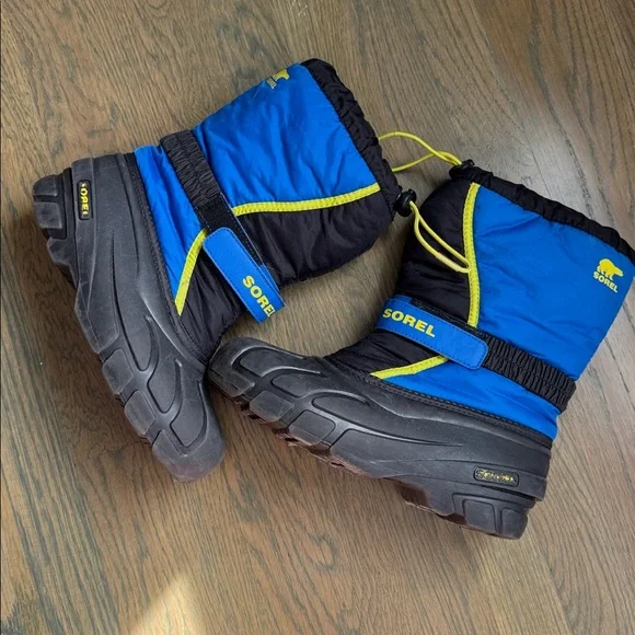 Sorel Black and Blue Snow Boots with Yellow Accents display picture 2